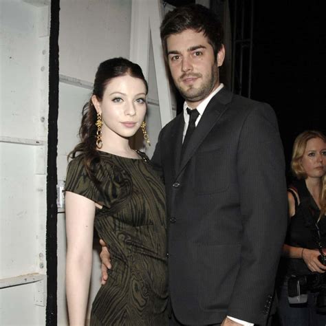 michelle trachtenberg relationships|A Look At Michelle Trachtenberg’s Dating Life Over。